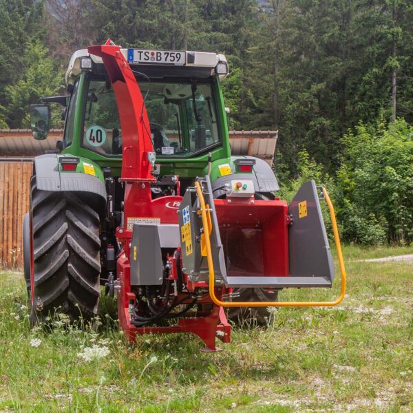 Fliegl Holzhacker mit hydraulischem Einzug – Bild 2