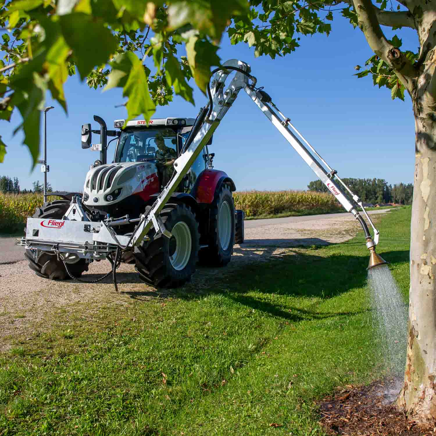 Fliegl Gießarm für Traktoren