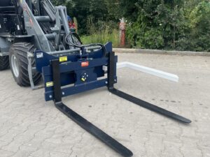 FK Machinery Kistendrehgerät 1,6t 1200mm Euroaufnahme Radladeraufnahme