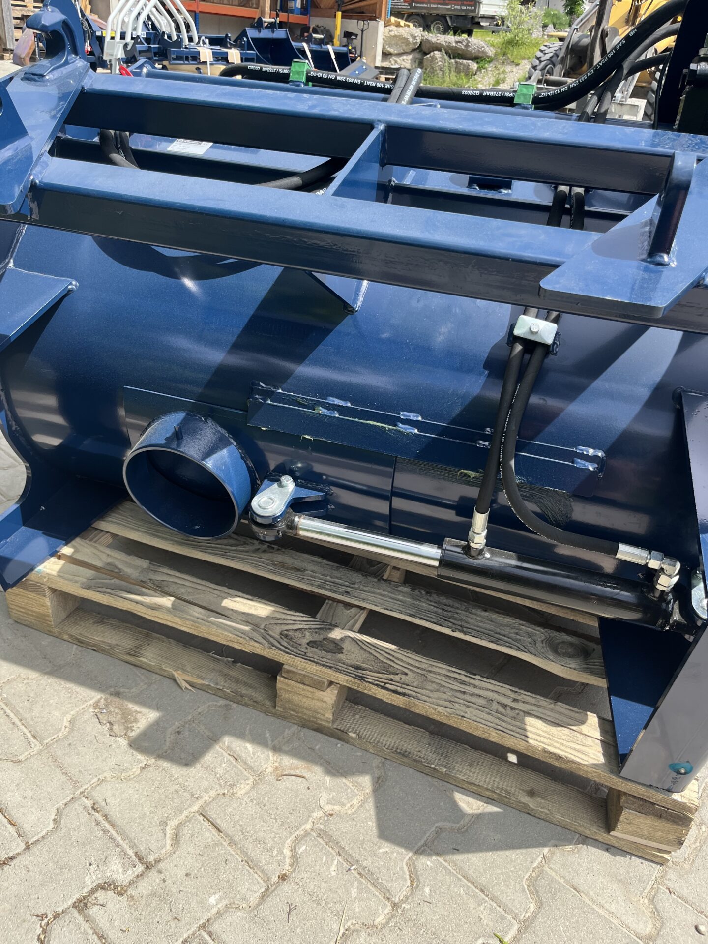 FK Machinery Betonmischschaufel 2000 620 Liter – Bild 7