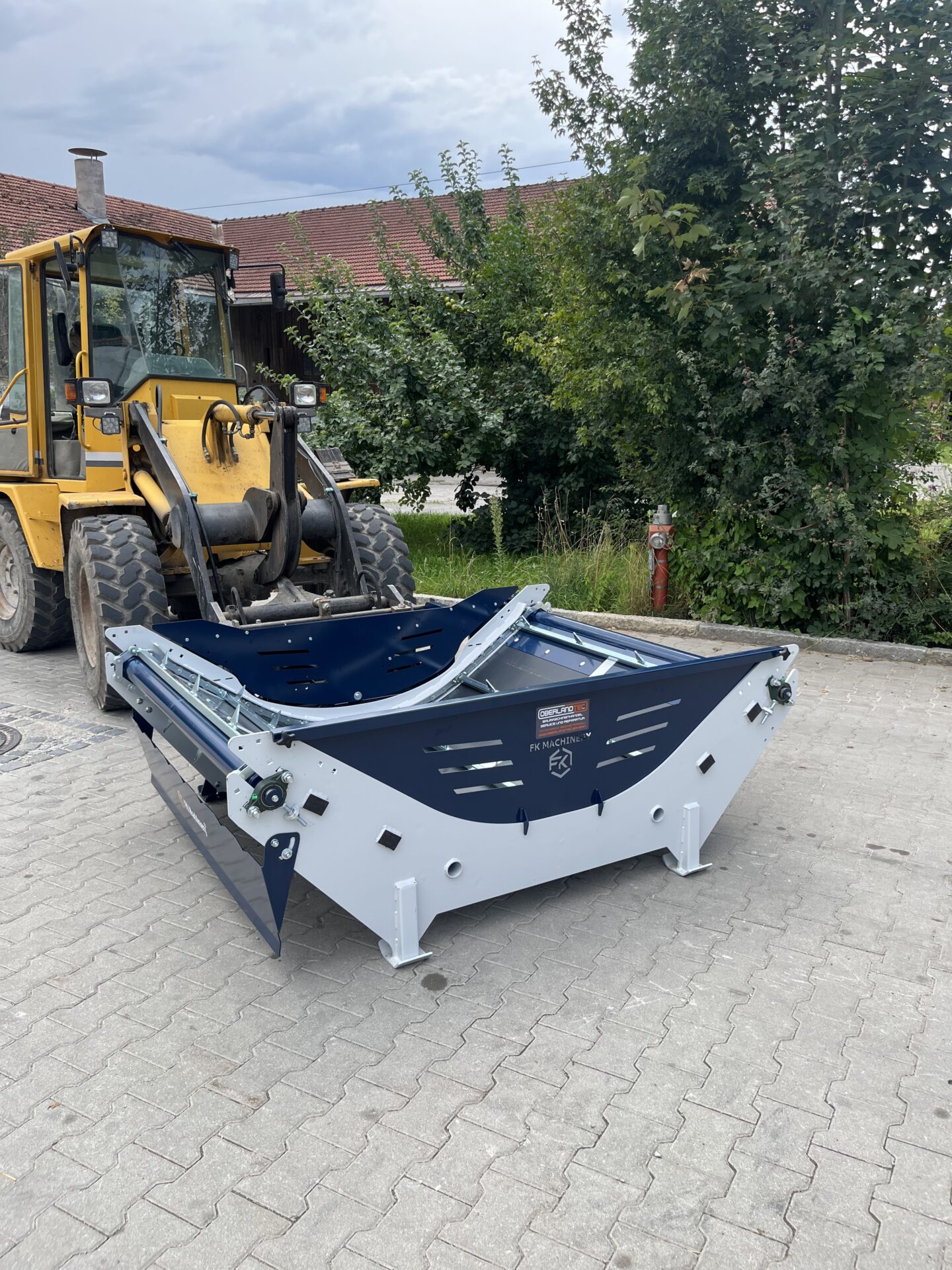 FK Machinery Rundballenabroller BPBU Euroaufnahme KAT I KAT II