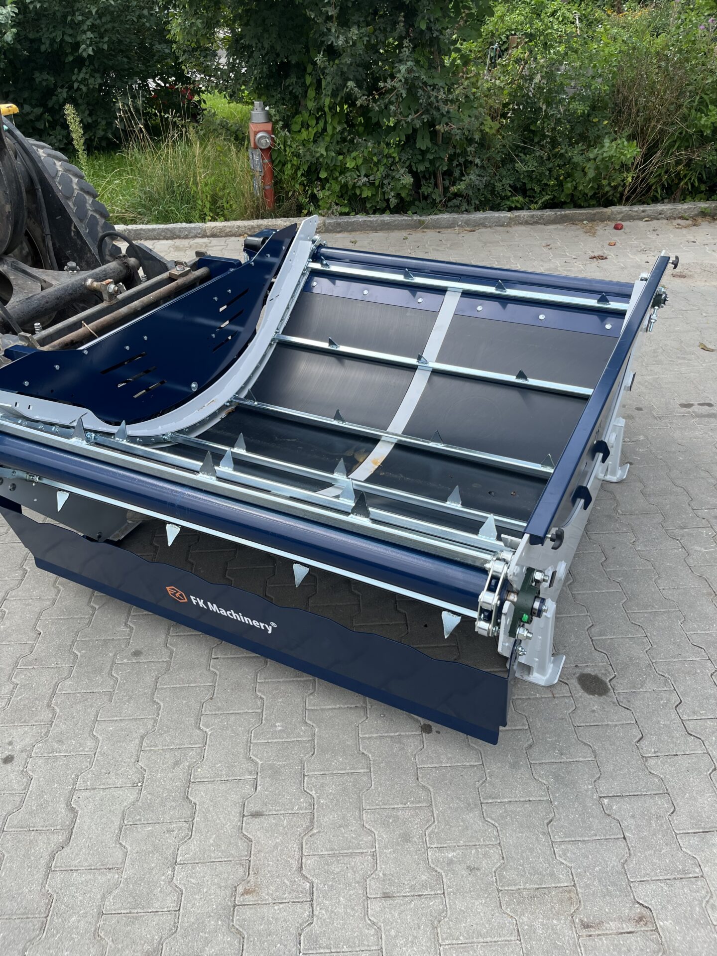 FK Machinery Rundballenabroller BPBU Euroaufnahme KAT I KAT II – Bild 12