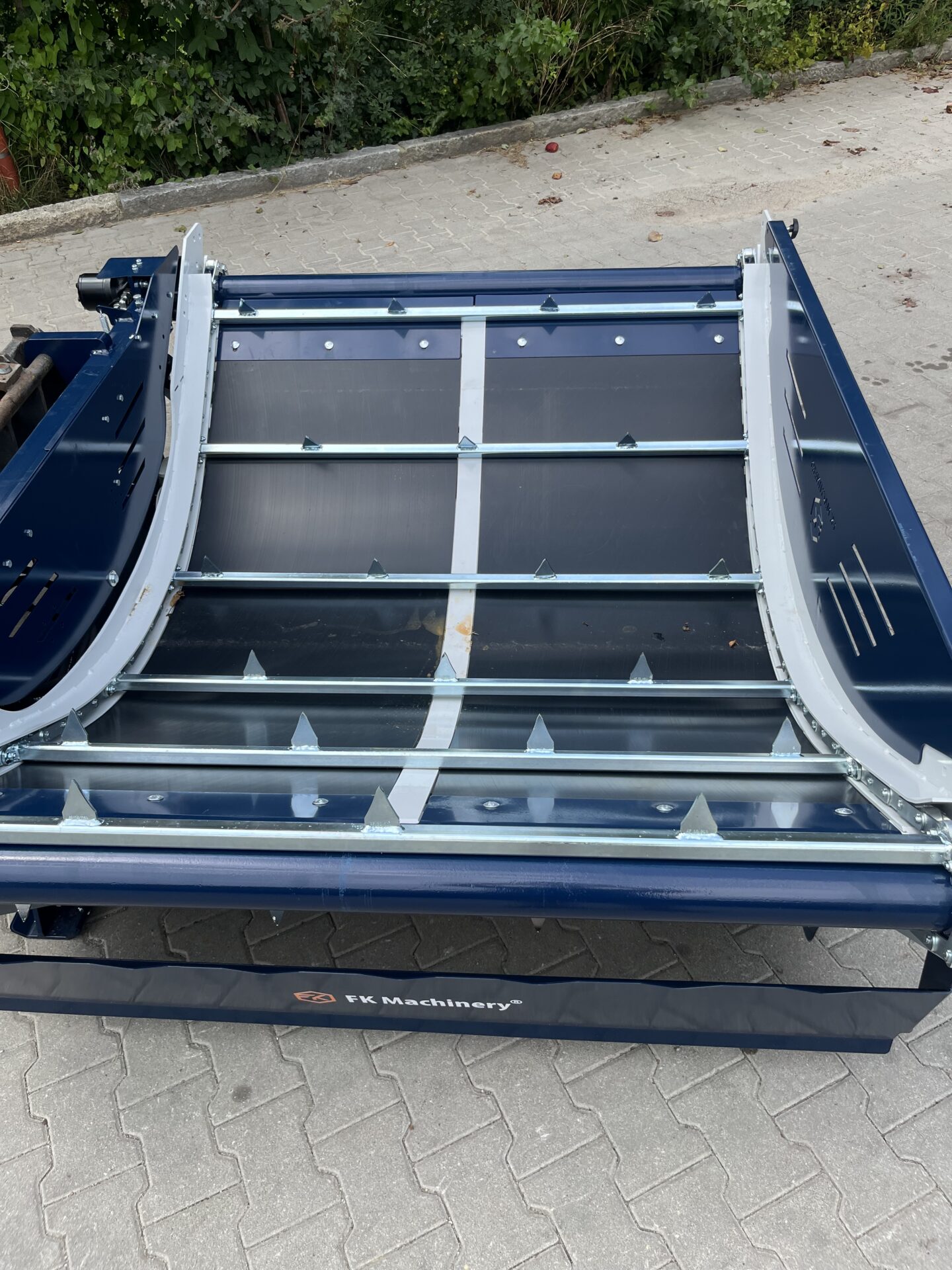 FK Machinery Rundballenabroller BPBU Euroaufnahme KAT I KAT II – Bild 11
