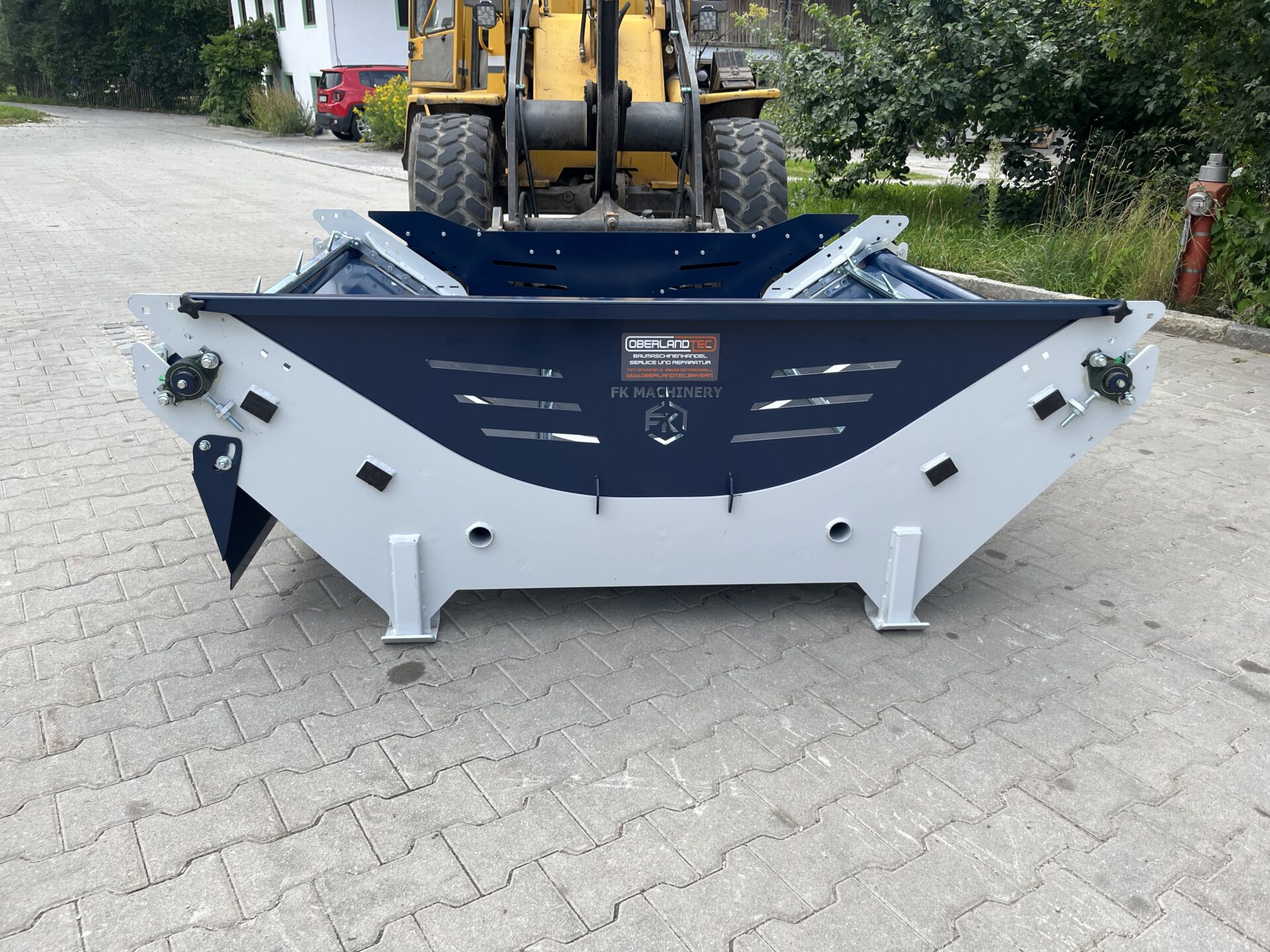 FK Machinery Rundballenabroller BPBU Euroaufnahme KAT I KAT II – Bild 9