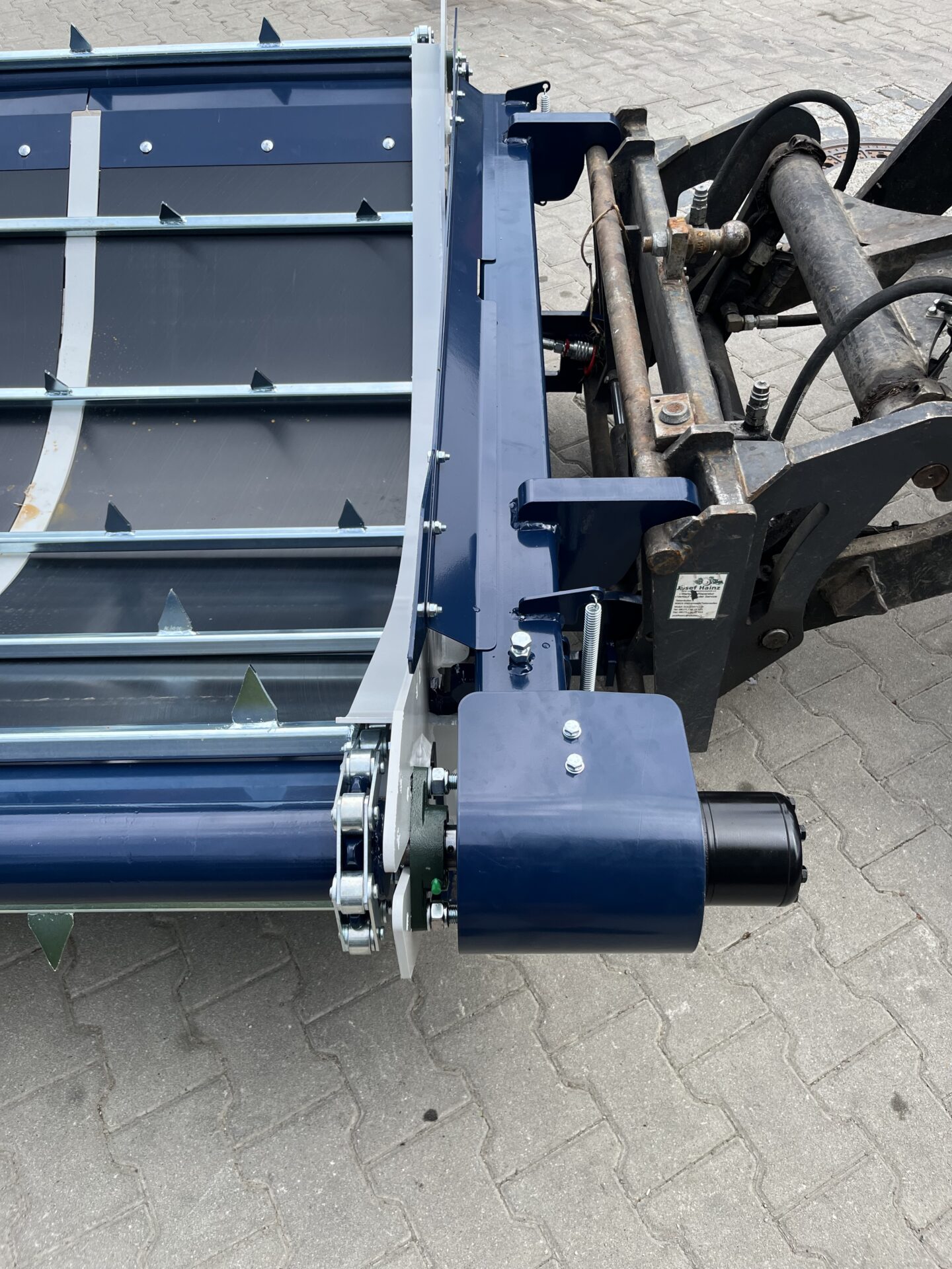 FK Machinery Rundballenabroller BPBU Euroaufnahme KAT I KAT II – Bild 7