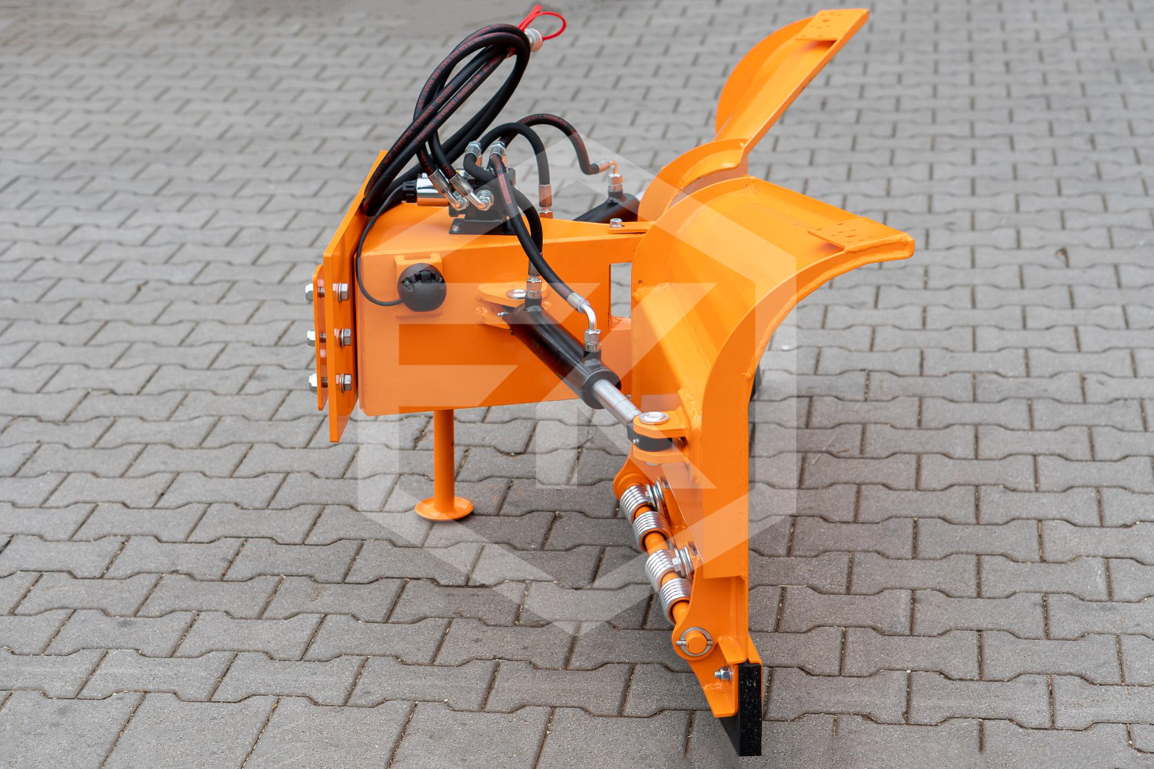 FK Machinery Schneepflug Vario Kommunal CPKV 130 Euroaufnahme Hoflader Kommunalschlepper – Bild 12
