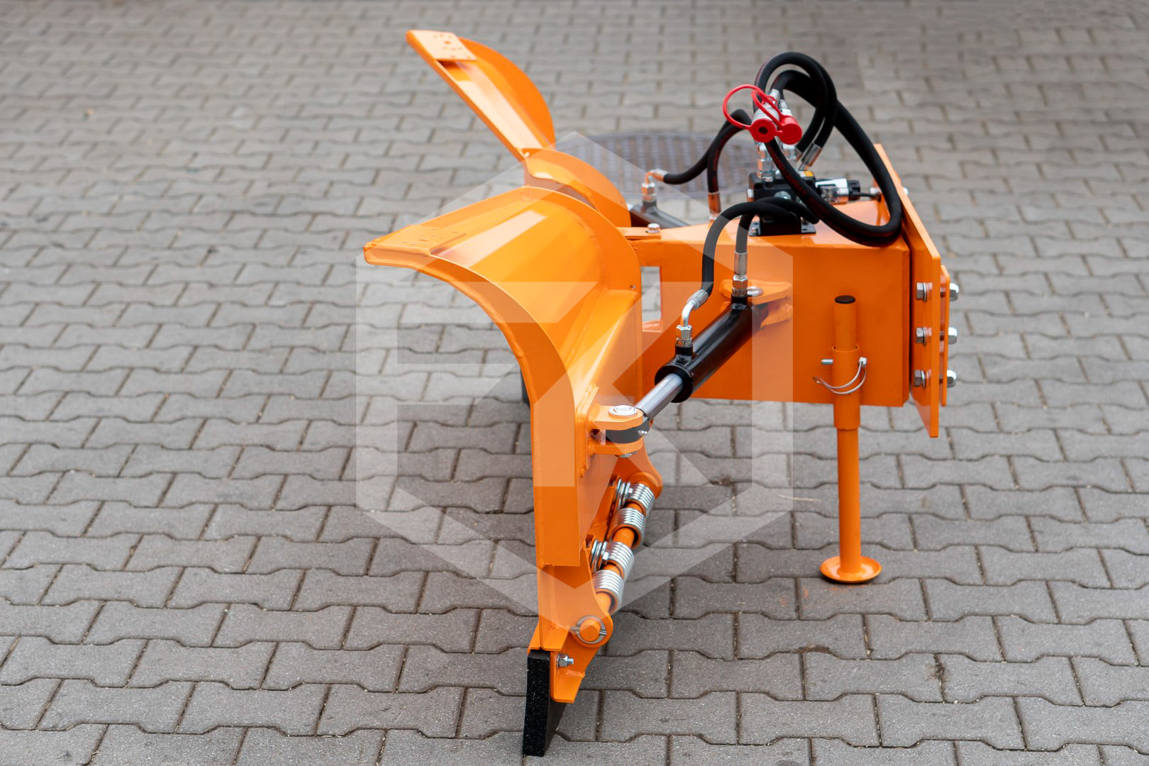 FK Machinery Schneepflug Vario Kommunal CPKV 130 Euroaufnahme Hoflader Kommunalschlepper – Bild 9