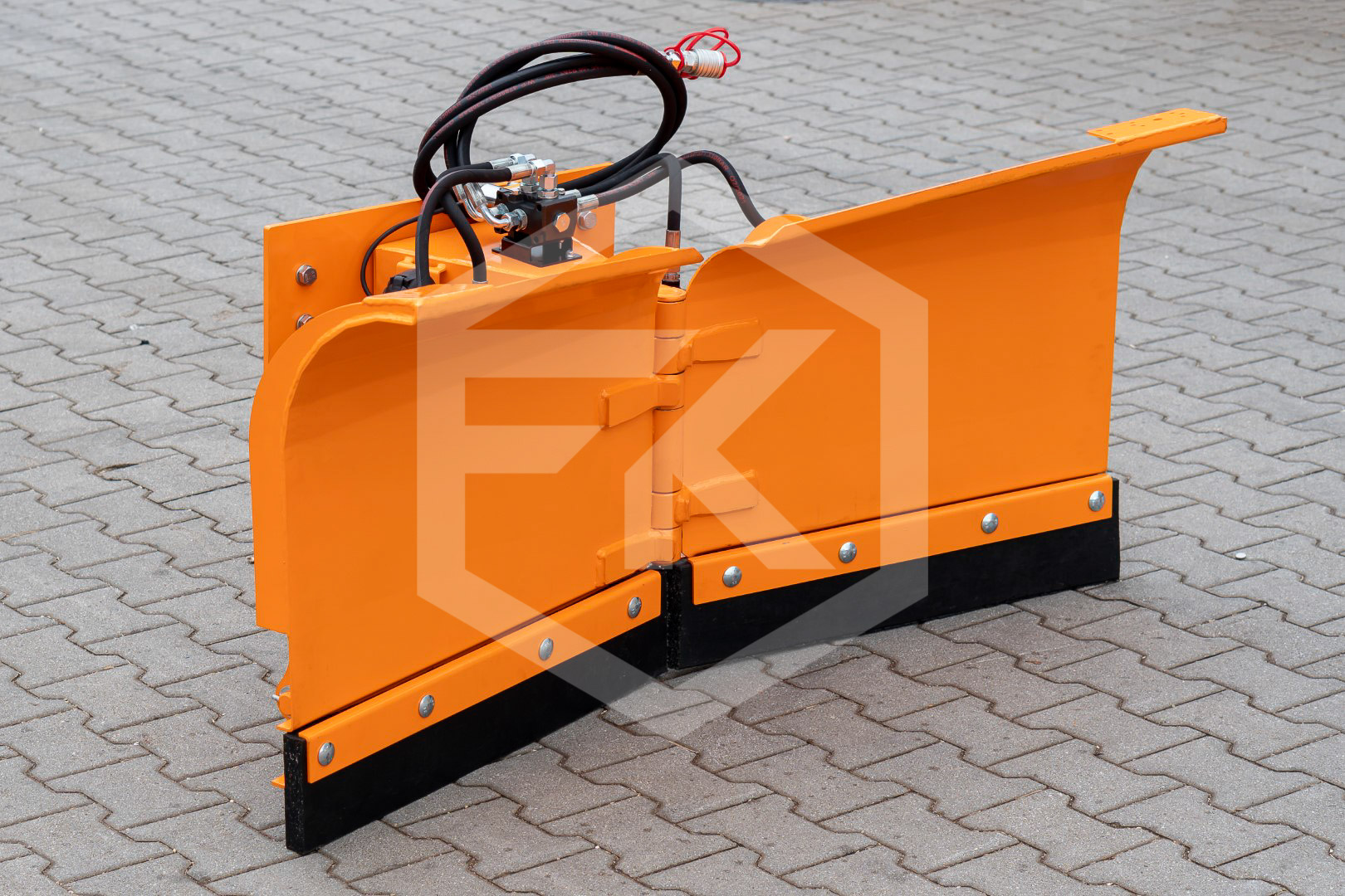 FK Machinery Schneepflug Vario Kommunal CPKV 130 Euroaufnahme Hoflader Kommunalschlepper