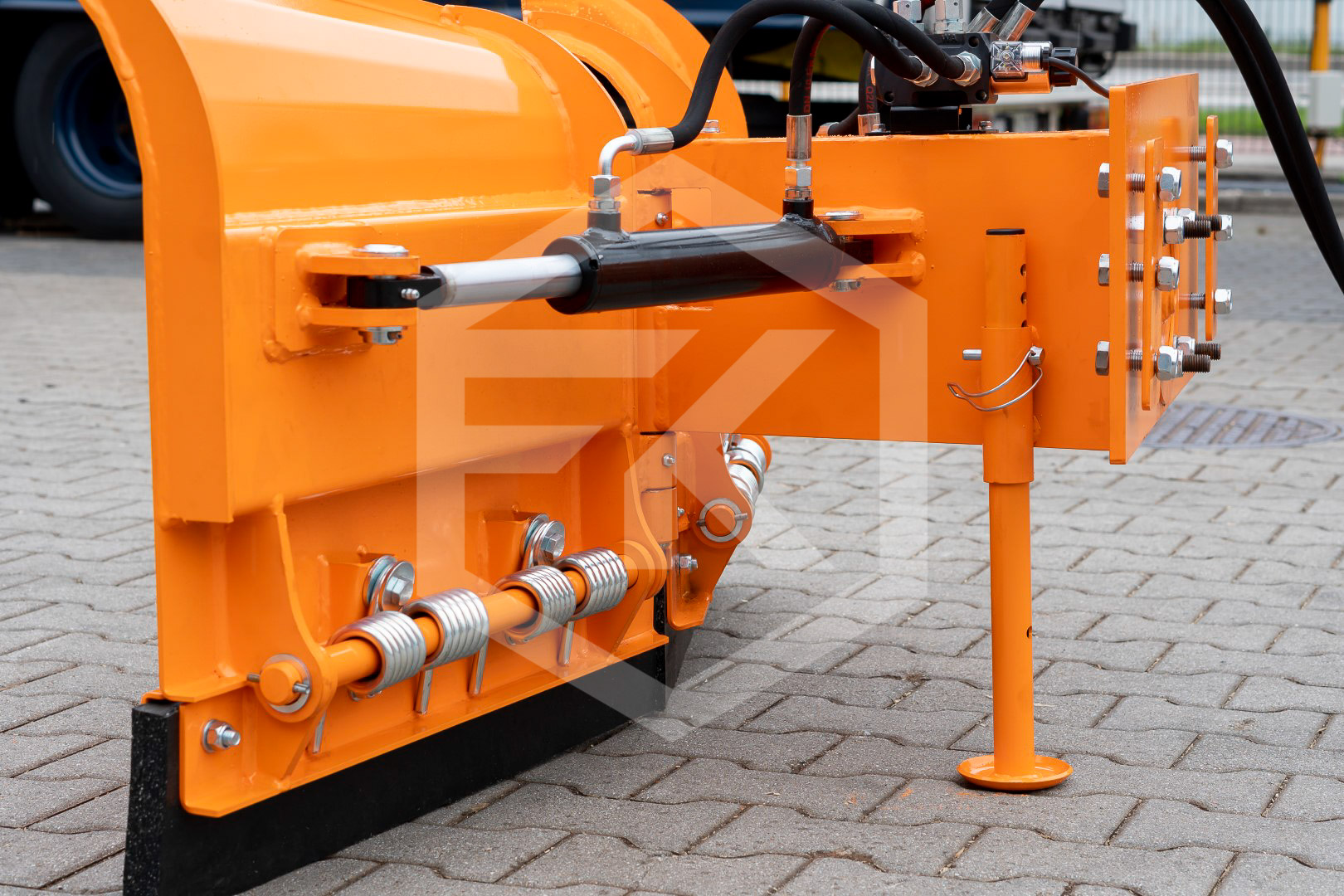 FK Machinery Schneepflug Vario Kommunal CPKV 130 Euroaufnahme Hoflader Kommunalschlepper – Bild 5
