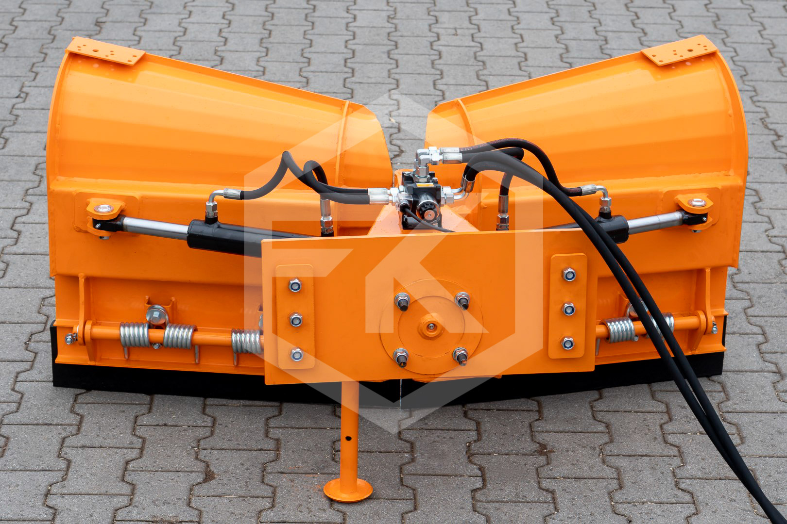 FK Machinery Schneepflug Vario Kommunal CPKV 130 Euroaufnahme Hoflader Kommunalschlepper – Bild 2